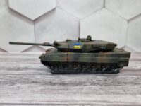 Сувеніри з України - статуетка Leopard 2A6-1